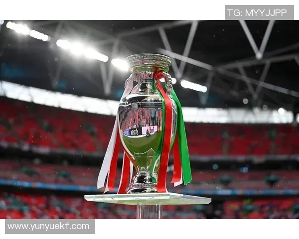 足球明星C罗的队徽背后故事与传奇成就的深度解析